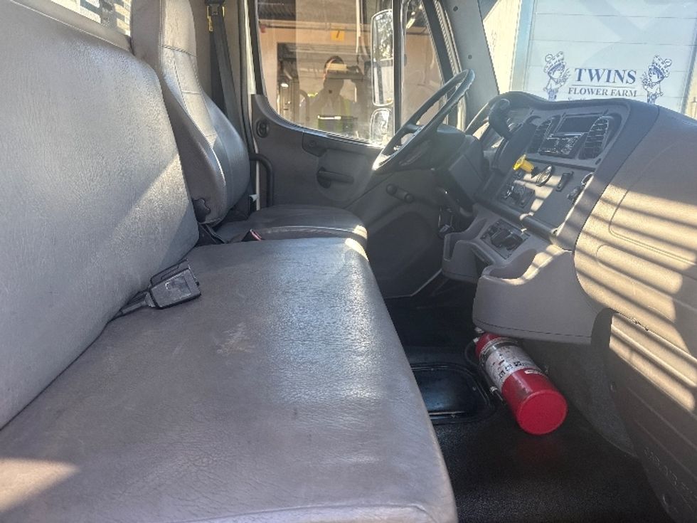 Flatbed Truck-Light and Medium Duty Trucks-Freightliner-2020-M2-Fontana-CA-55,476\n\t\tmiles-$ 65,500 - Image 22