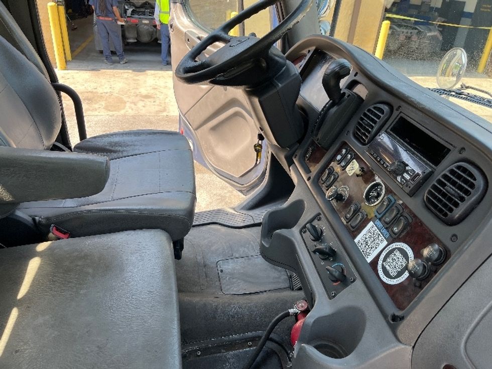 Flatbed Truck-Light and Medium Duty Trucks-Freightliner-2020-M2-Forest Park-GA-309,922\n\t\tmiles-$ 25,250 - Image 21