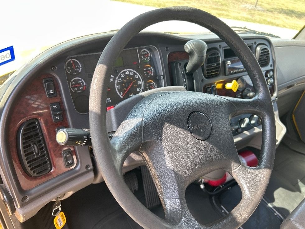 Flatbed Truck-Light and Medium Duty Trucks-Freightliner-2020-M2-Fort Worth-TX-129,114\n\t\tmiles-$ 55,250 - Image 17