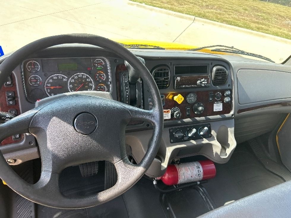 Flatbed Truck-Light and Medium Duty Trucks-Freightliner-2020-M2-Fort Worth-TX-129,114\n\t\tmiles-$ 55,250 - Image 18