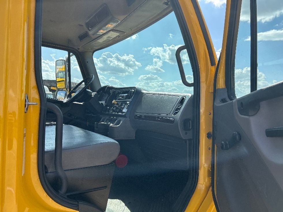 Flatbed Truck-Light and Medium Duty Trucks-Freightliner-2020-M2-Fort Worth-TX-129,114\n\t\tmiles-$ 55,250 - Image 20