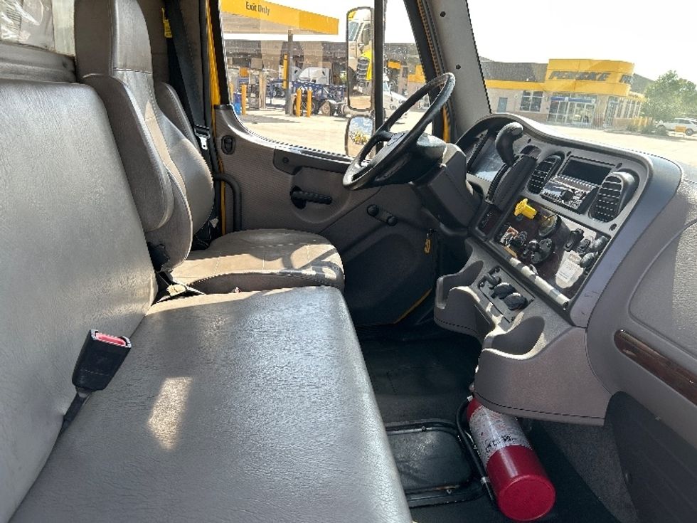 Flatbed Truck-Light and Medium Duty Trucks-Freightliner-2020-M2-Fort Worth-TX-129,114\n\t\tmiles-$ 55,250 - Image 22