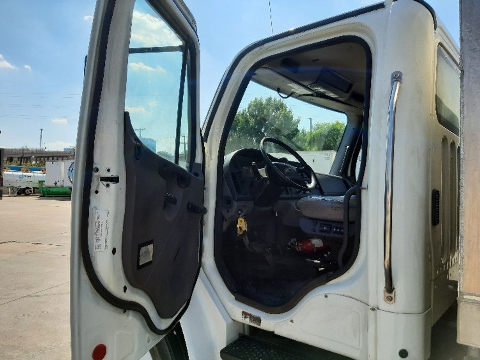 Flatbed Truck-Light and Medium Duty Trucks-Freightliner-2020-M2-Fort Worth-TX-147,749\n\t\tmiles-$ 56,750 - Image 16