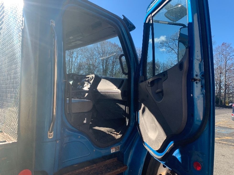 Flatbed Truck-Light and Medium Duty Trucks-Freightliner-2020-M2-Franklin-MA-247,733\n\t\tmiles-$ 34,750 - Image 16