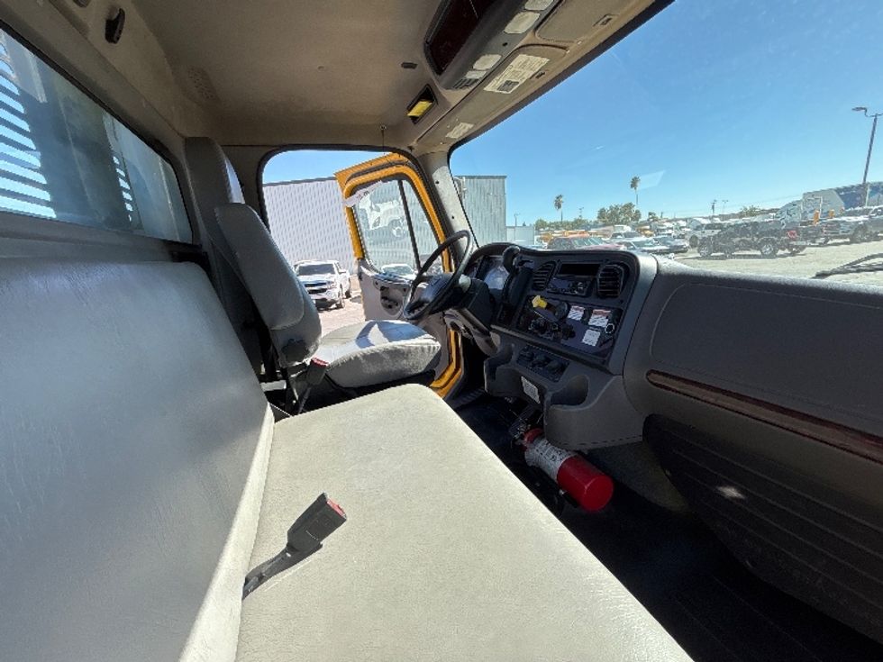 Flatbed Truck-Light and Medium Duty Trucks-Freightliner-2020-M2-Fresno-CA-101,993\n\t\tmiles-$ 55,250 - Image 19