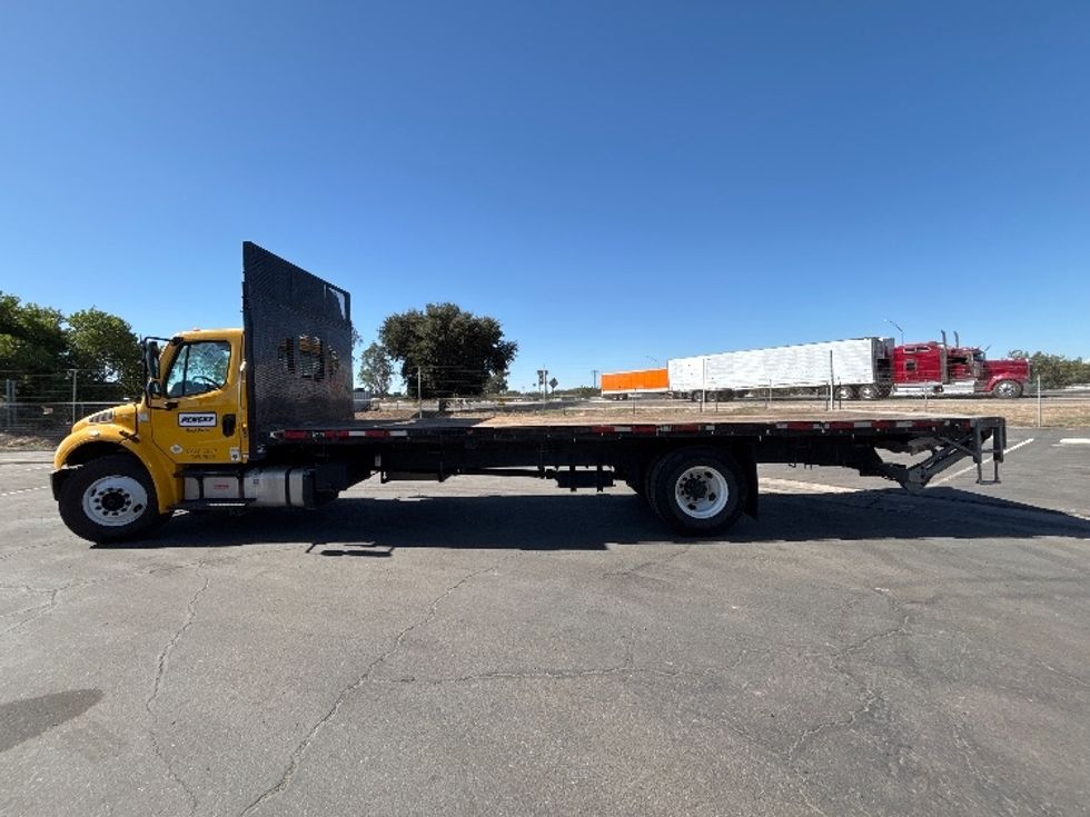 Flatbed Truck-Light and Medium Duty Trucks-Freightliner-2020-M2-Fresno-CA-101,993\n\t\tmiles-$ 55,250 - Image 4
