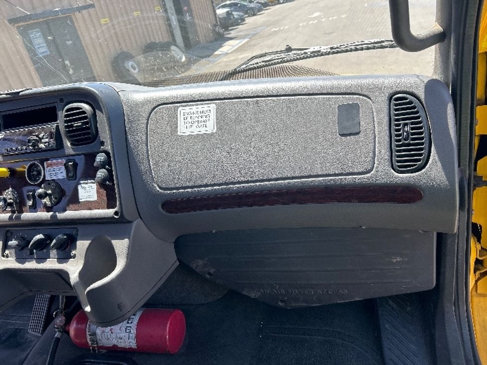 Flatbed Truck-Light and Medium Duty Trucks-Freightliner-2020-M2-Fresno-CA-105,402\n\t\tmiles-$ 52,250 - Image 18