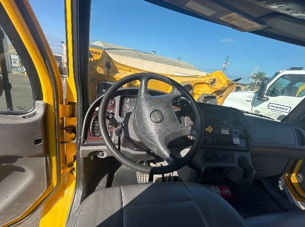 Flatbed Truck-Light and Medium Duty Trucks-Freightliner-2020-M2-Fresno-CA-106,548\n\t\tmiles-$ 58,500 - Image 17