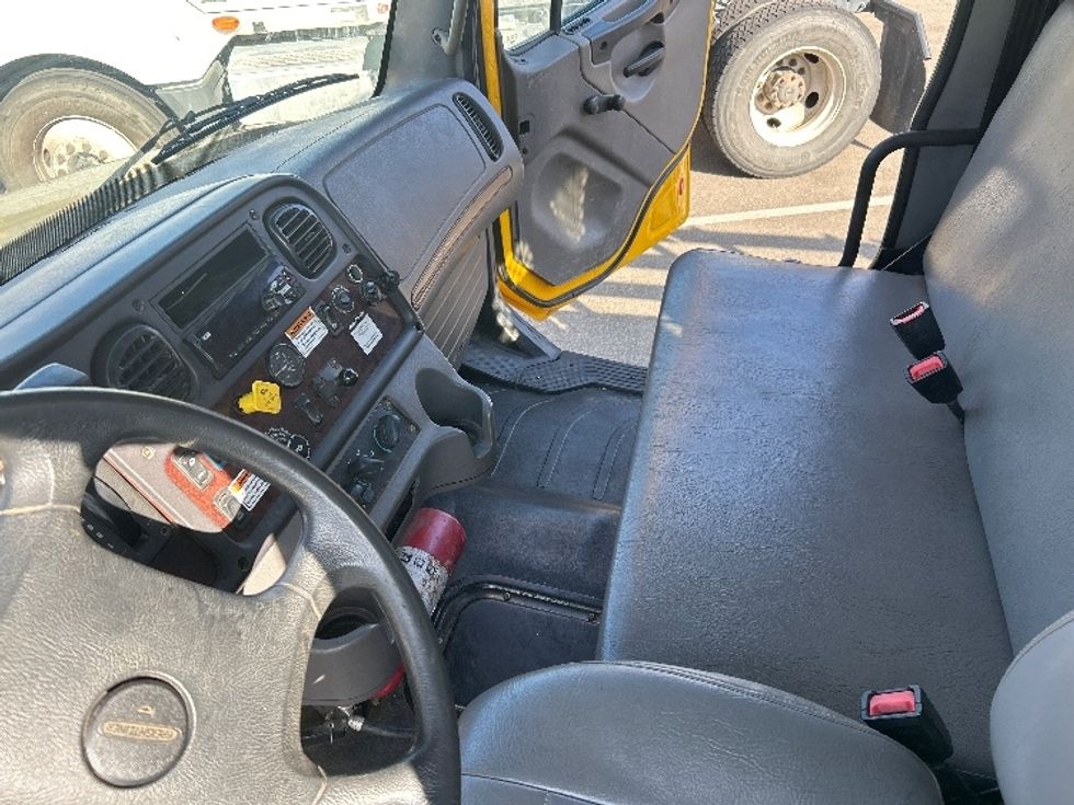 Flatbed Truck-Light and Medium Duty Trucks-Freightliner-2020-M2-Fresno-CA-106,548\n\t\tmiles-$ 58,500 - Image 18