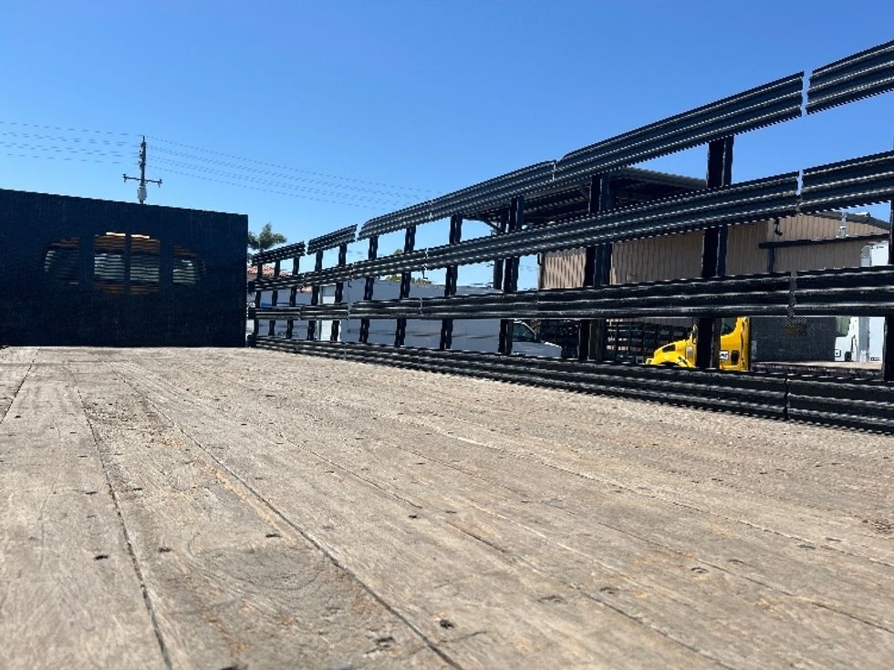 Flatbed Truck-Light and Medium Duty Trucks-Freightliner-2020-M2-Fresno-CA-113,235\n\t\tmiles-$ 57,750 - Image 11