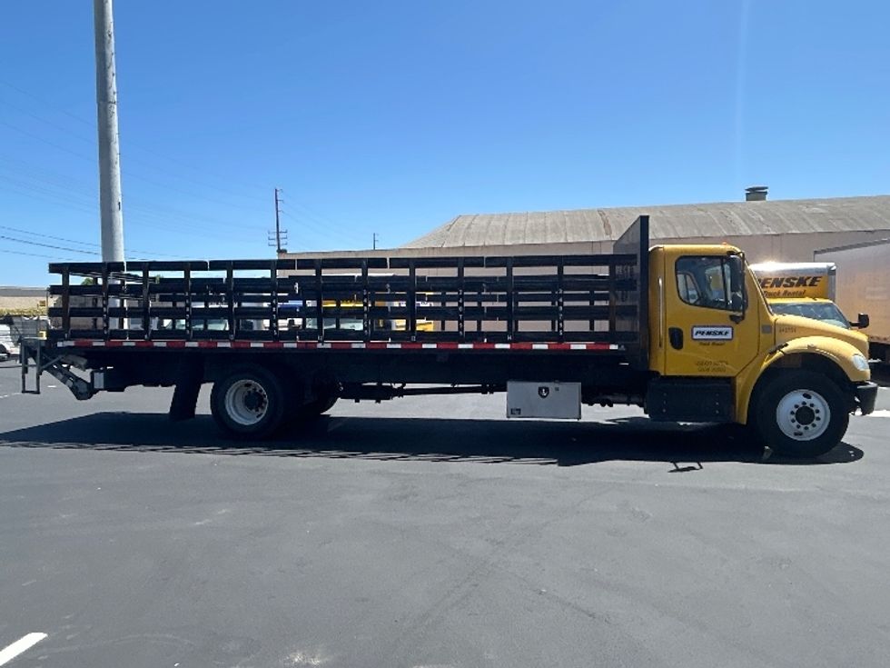 Flatbed Truck-Light and Medium Duty Trucks-Freightliner-2020-M2-Fresno-CA-113,235\n\t\tmiles-$ 57,750 - Image 14
