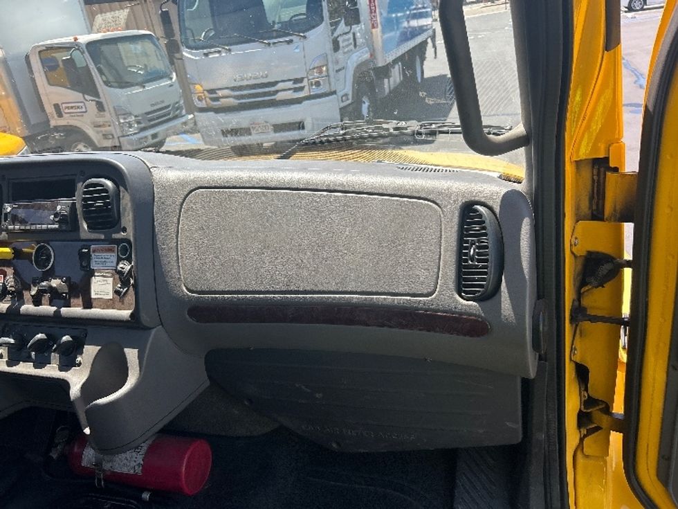 Flatbed Truck-Light and Medium Duty Trucks-Freightliner-2020-M2-Fresno-CA-113,235\n\t\tmiles-$ 57,750 - Image 20