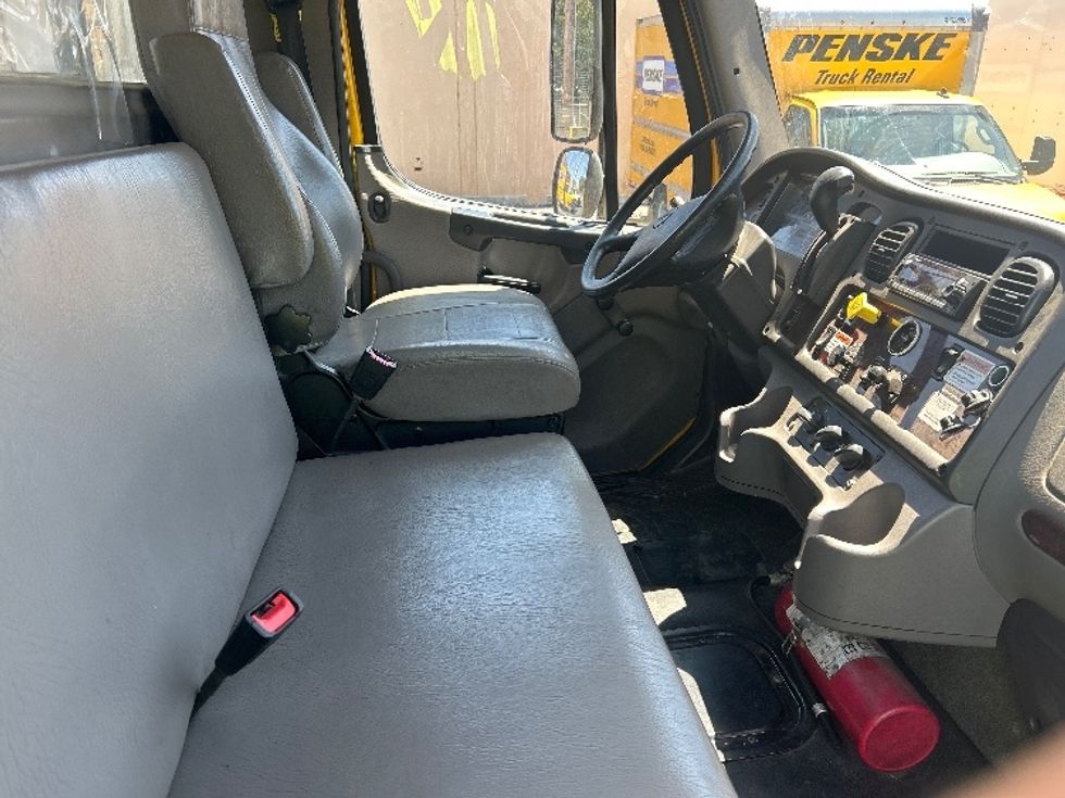 Flatbed Truck-Light and Medium Duty Trucks-Freightliner-2020-M2-Fresno-CA-113,235\n\t\tmiles-$ 57,750 - Image 21