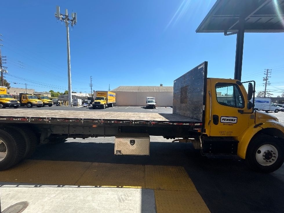 Flatbed Truck-Light and Medium Duty Trucks-Freightliner-2020-M2-Fresno-CA-117,509\n\t\tmiles-$ 49,500 - Image 15