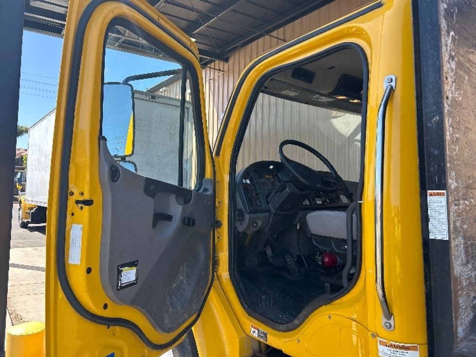 Flatbed Truck-Light and Medium Duty Trucks-Freightliner-2020-M2-Fresno-CA-117,509\n\t\tmiles-$ 49,500 - Image 16