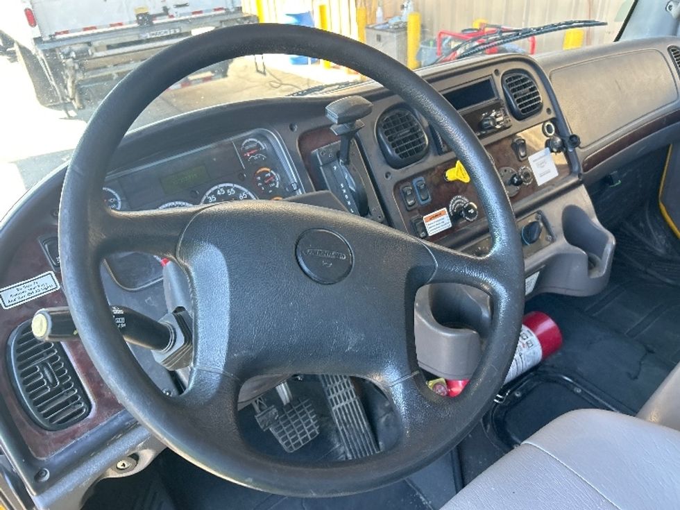 Flatbed Truck-Light and Medium Duty Trucks-Freightliner-2020-M2-Fresno-CA-117,509\n\t\tmiles-$ 49,500 - Image 17