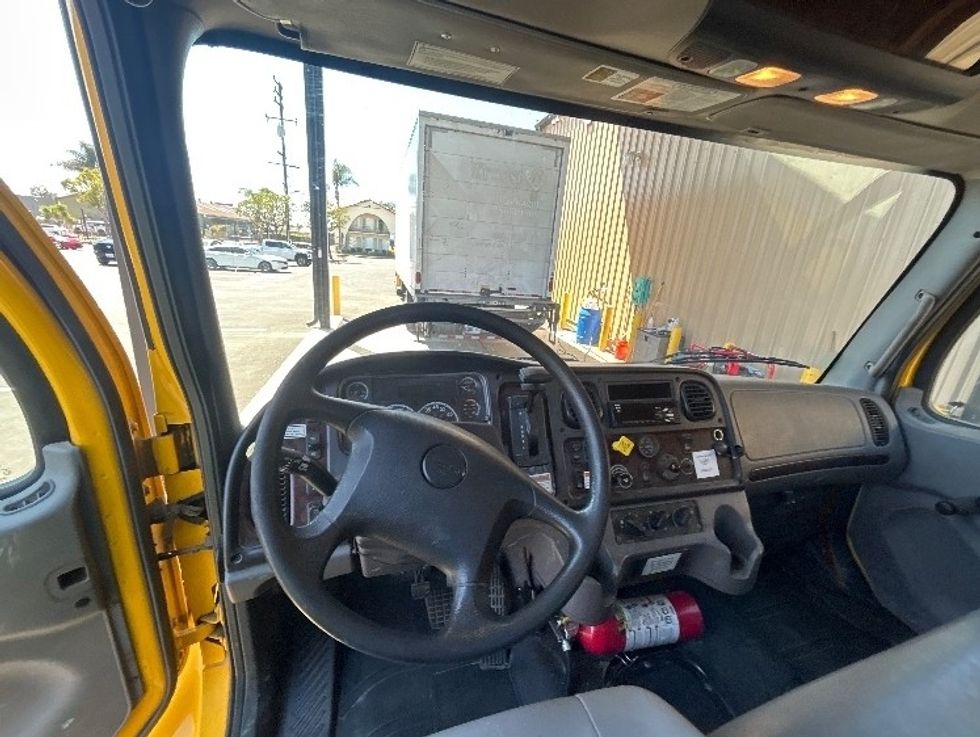 Flatbed Truck-Light and Medium Duty Trucks-Freightliner-2020-M2-Fresno-CA-117,509\n\t\tmiles-$ 49,500 - Image 18