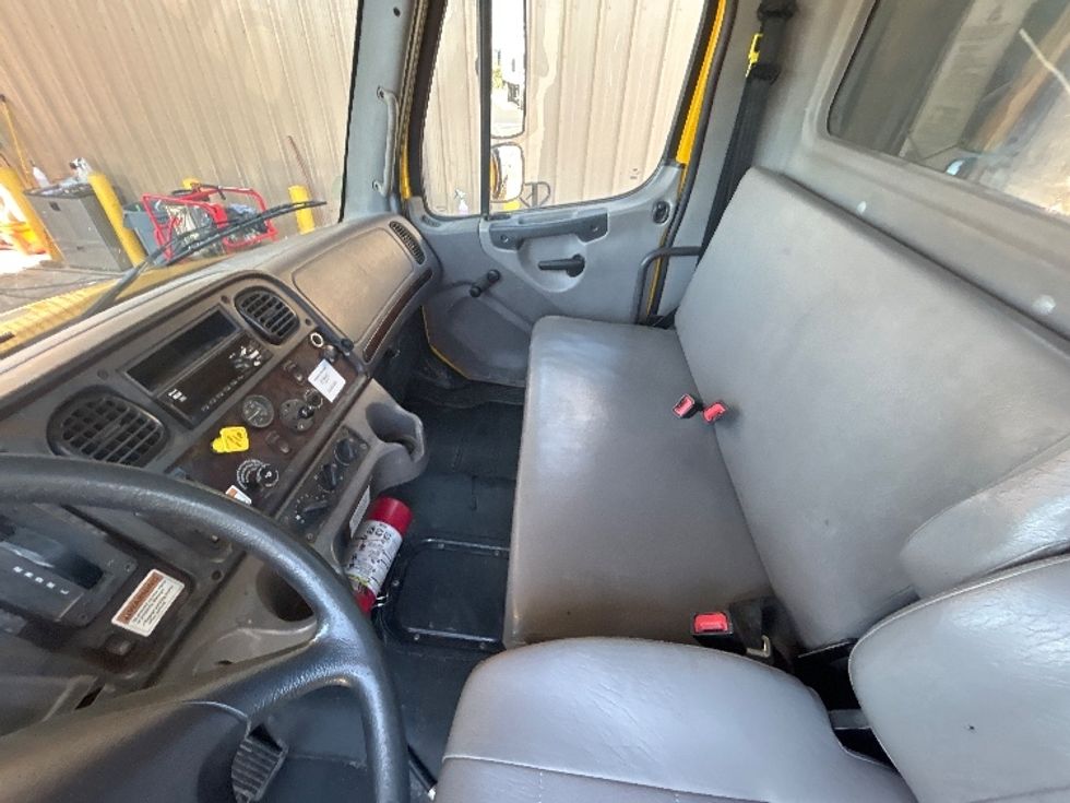 Flatbed Truck-Light and Medium Duty Trucks-Freightliner-2020-M2-Fresno-CA-117,509\n\t\tmiles-$ 49,500 - Image 19