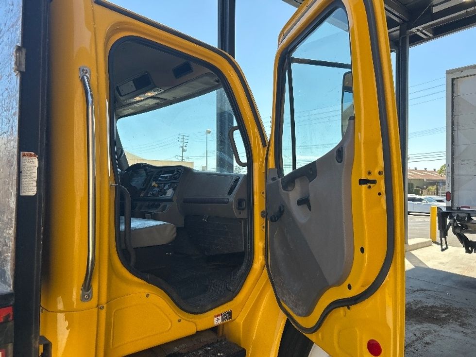 Flatbed Truck-Light and Medium Duty Trucks-Freightliner-2020-M2-Fresno-CA-117,509\n\t\tmiles-$ 49,500 - Image 20
