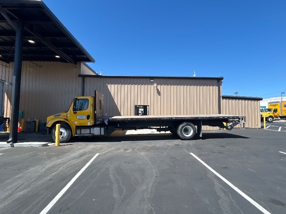 Flatbed Truck-Light and Medium Duty Trucks-Freightliner-2020-M2-Fresno-CA-117,509\n\t\tmiles-$ 49,500 - Image 4