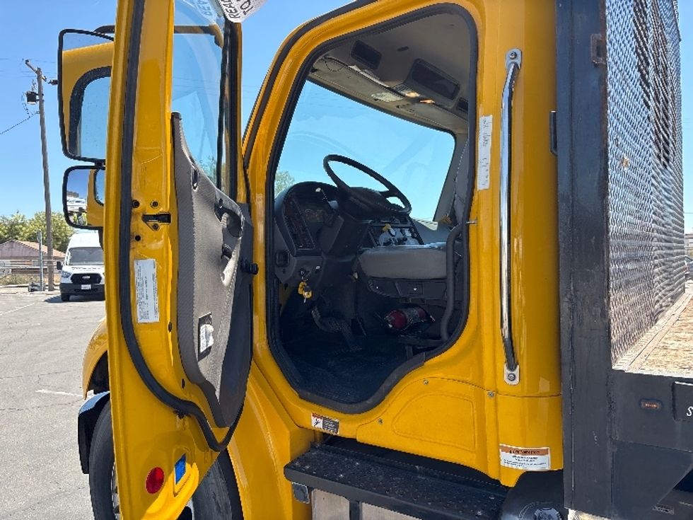 Flatbed Truck-Light and Medium Duty Trucks-Freightliner-2020-M2-Fresno-CA-120,508\n\t\tmiles-$ 57,000 - Image 13
