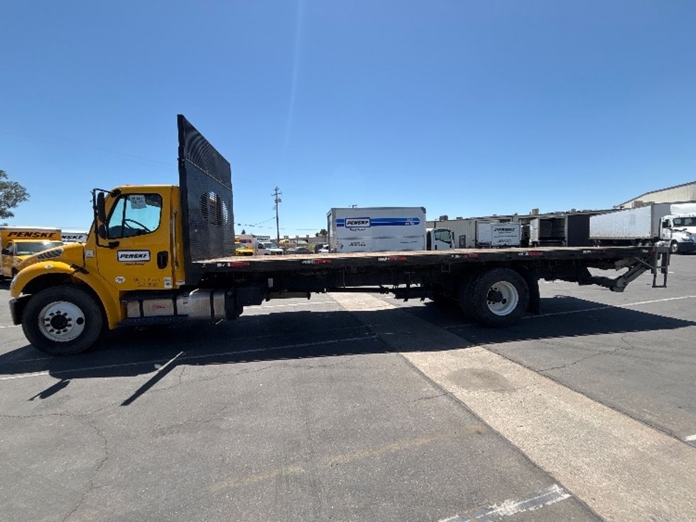 Flatbed Truck-Light and Medium Duty Trucks-Freightliner-2020-M2-Fresno-CA-120,508\n\t\tmiles-$ 57,000 - Image 4