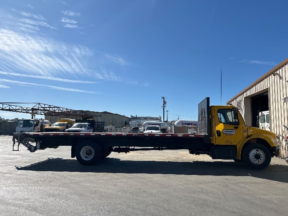 Flatbed Truck-Light and Medium Duty Trucks-Freightliner-2020-M2-Fresno-CA-136,206\n\t\tmiles-$ 47,000 - Image 12