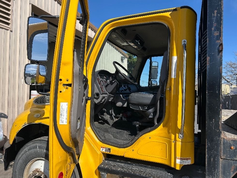 Flatbed Truck-Light and Medium Duty Trucks-Freightliner-2020-M2-Fresno-CA-136,206\n\t\tmiles-$ 47,000 - Image 13