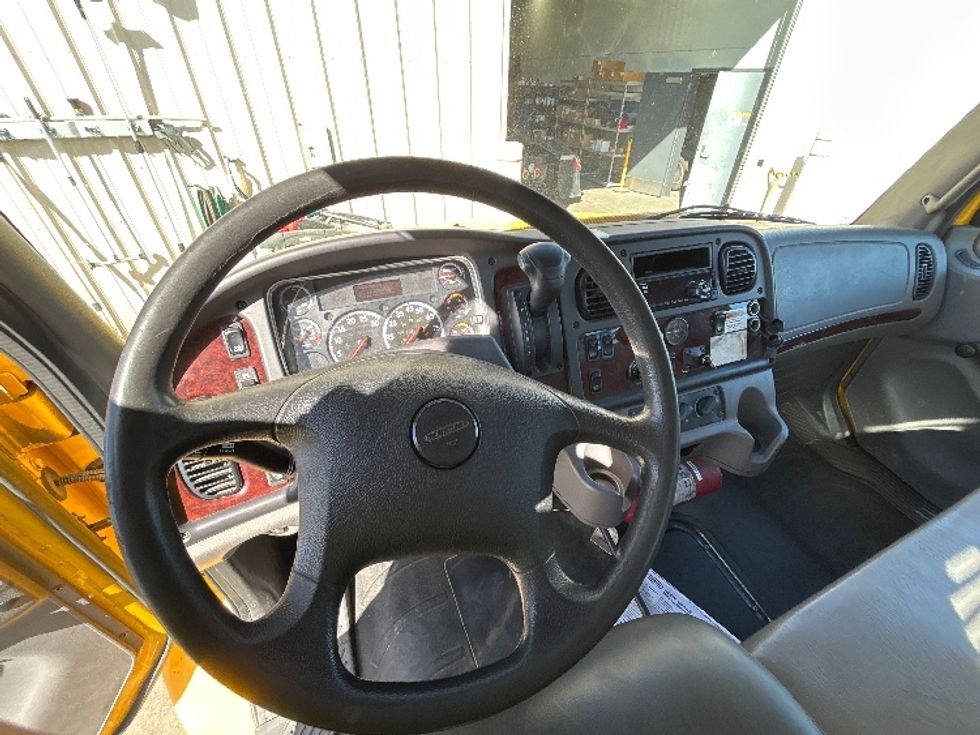 Flatbed Truck-Light and Medium Duty Trucks-Freightliner-2020-M2-Fresno-CA-136,206\n\t\tmiles-$ 47,000 - Image 15