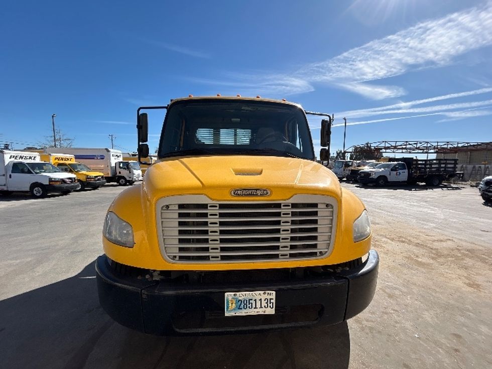 Flatbed Truck-Light and Medium Duty Trucks-Freightliner-2020-M2-Fresno-CA-136,206\n\t\tmiles-$ 47,000 - Image 2