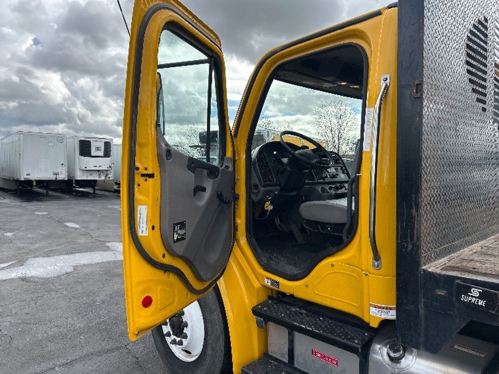 Flatbed Truck-Light and Medium Duty Trucks-Freightliner-2020-M2-Fresno-CA-146,103\n\t\tmiles-$ 45,750 - Image 16