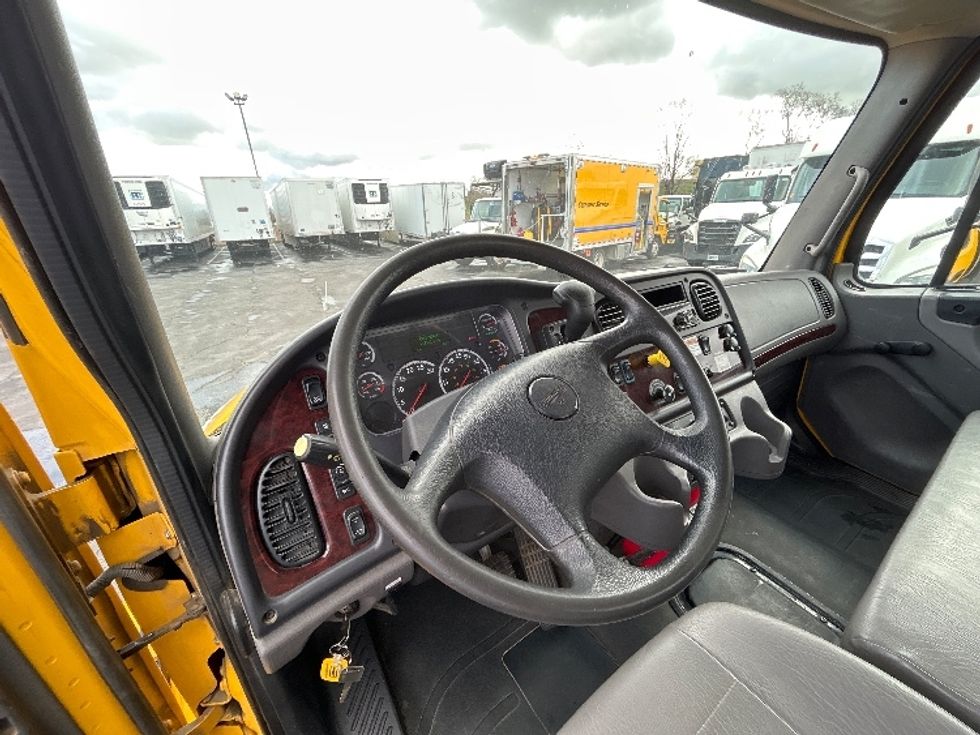 Flatbed Truck-Light and Medium Duty Trucks-Freightliner-2020-M2-Fresno-CA-146,103\n\t\tmiles-$ 45,750 - Image 17