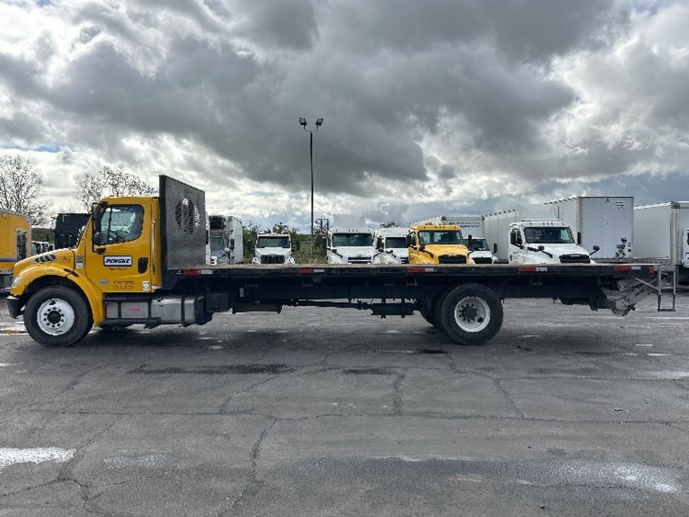 Flatbed Truck-Light and Medium Duty Trucks-Freightliner-2020-M2-Fresno-CA-146,103\n\t\tmiles-$ 45,750 - Image 4