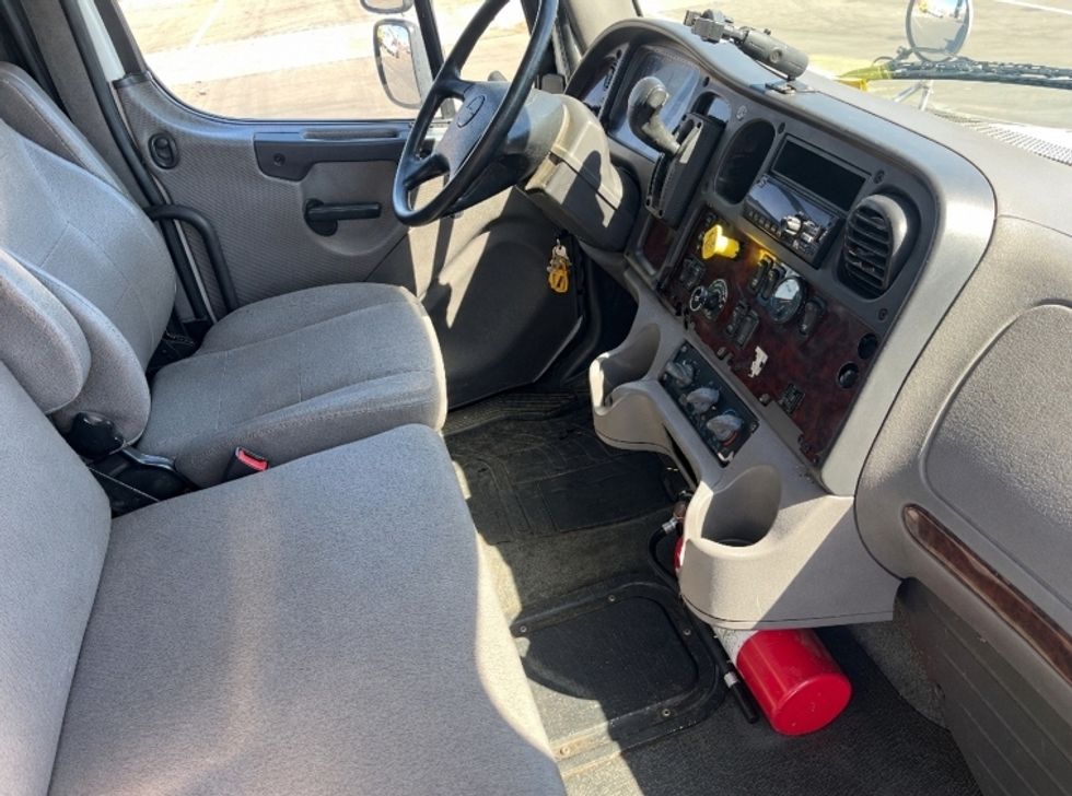 Flatbed Truck-Light and Medium Duty Trucks-Freightliner-2020-M2-Fresno-CA-254,991\n\t\tmiles-$ 43,750 - Image 16