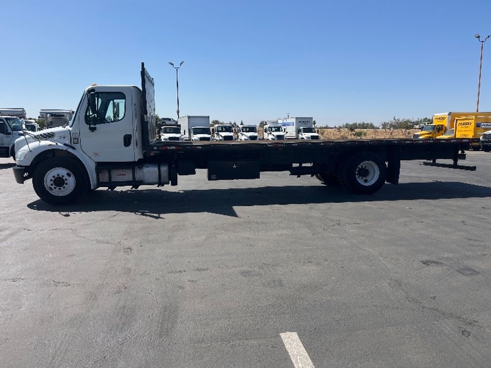 Flatbed Truck-Light and Medium Duty Trucks-Freightliner-2020-M2-Fresno-CA-254,991\n\t\tmiles-$ 43,750 - Image 4