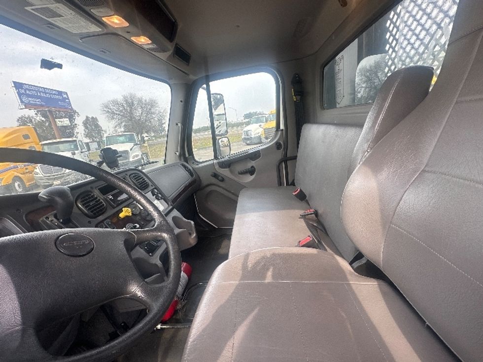 Flatbed Truck-Light and Medium Duty Trucks-Freightliner-2020-M2-Fresno-CA-68,000\n\t\tmiles-$ 63,750 - Image 16