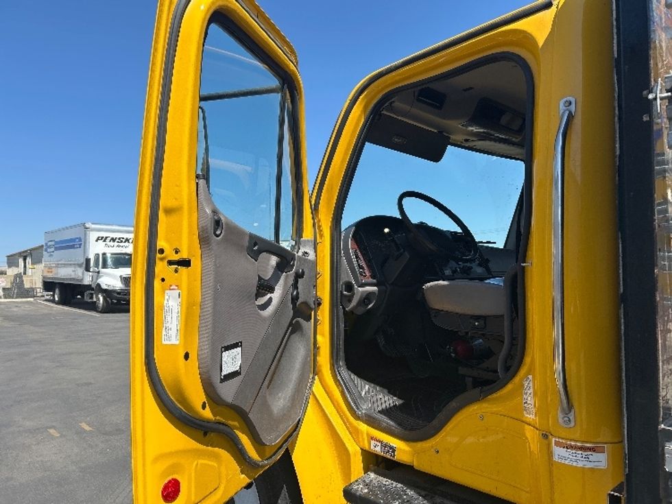 Flatbed Truck-Light and Medium Duty Trucks-Freightliner-2020-M2-Fresno-CA-77,755\n\t\tmiles-$ 60,500 - Image 11