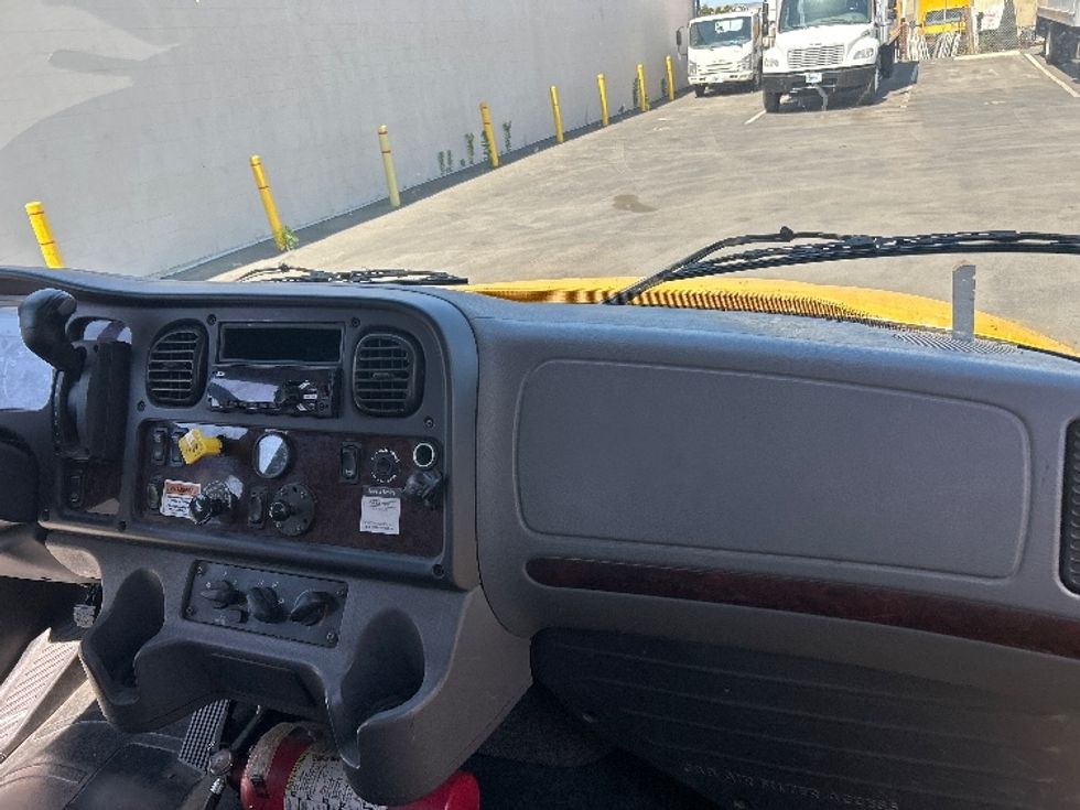 Flatbed Truck-Light and Medium Duty Trucks-Freightliner-2020-M2-Fresno-CA-77,755\n\t\tmiles-$ 60,500 - Image 16