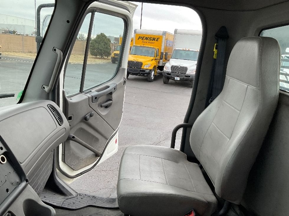 Flatbed Truck-Light and Medium Duty Trucks-Freightliner-2020-M2-Greeley-CO-135,905\n\t\tmiles-$ 71,000 - Image 19