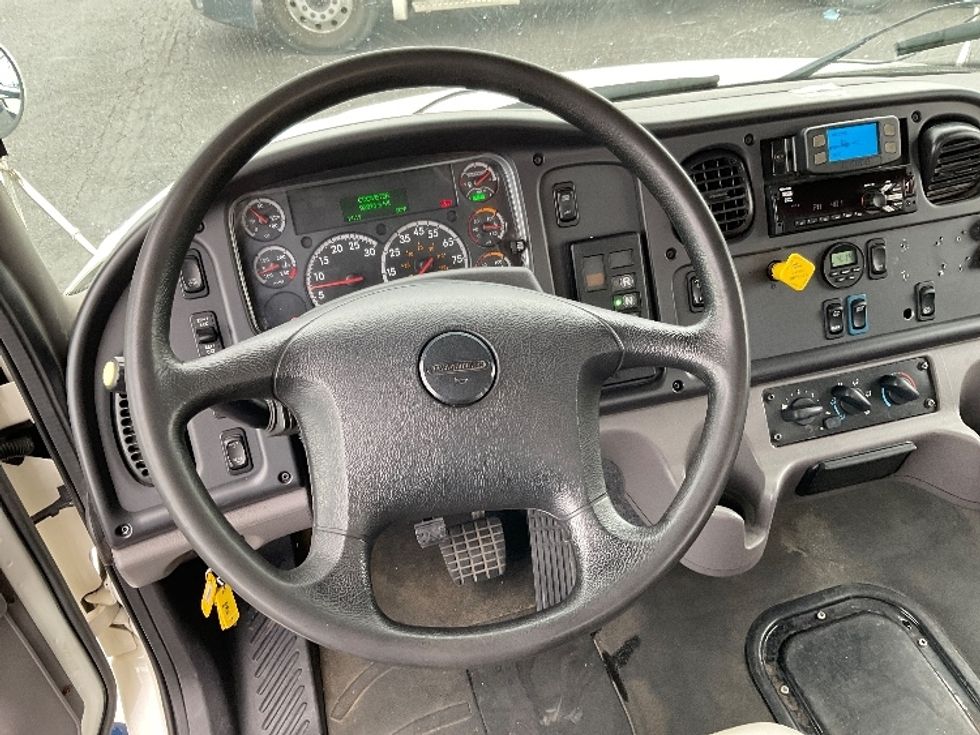 Flatbed Truck-Light and Medium Duty Trucks-Freightliner-2020-M2-Greeley-CO-92,876\n\t\tmiles-$ 49,000 - Image 17