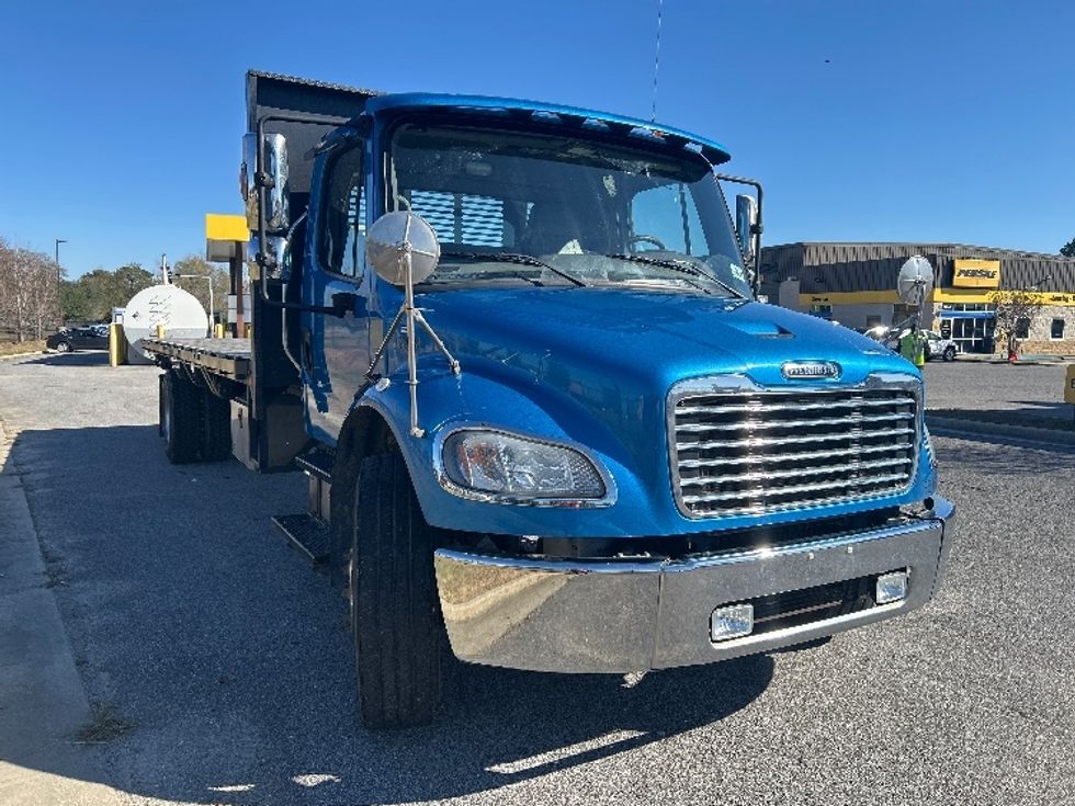 Flatbed Truck-Light and Medium Duty Trucks-Freightliner-2020-M2-Hammond-LA-205,778\n\t\tmiles-$ 44,000 - Image 1
