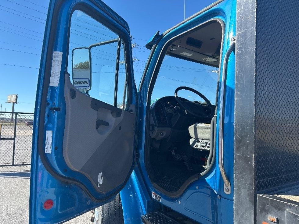 Flatbed Truck-Light and Medium Duty Trucks-Freightliner-2020-M2-Hammond-LA-205,778\n\t\tmiles-$ 44,000 - Image 11