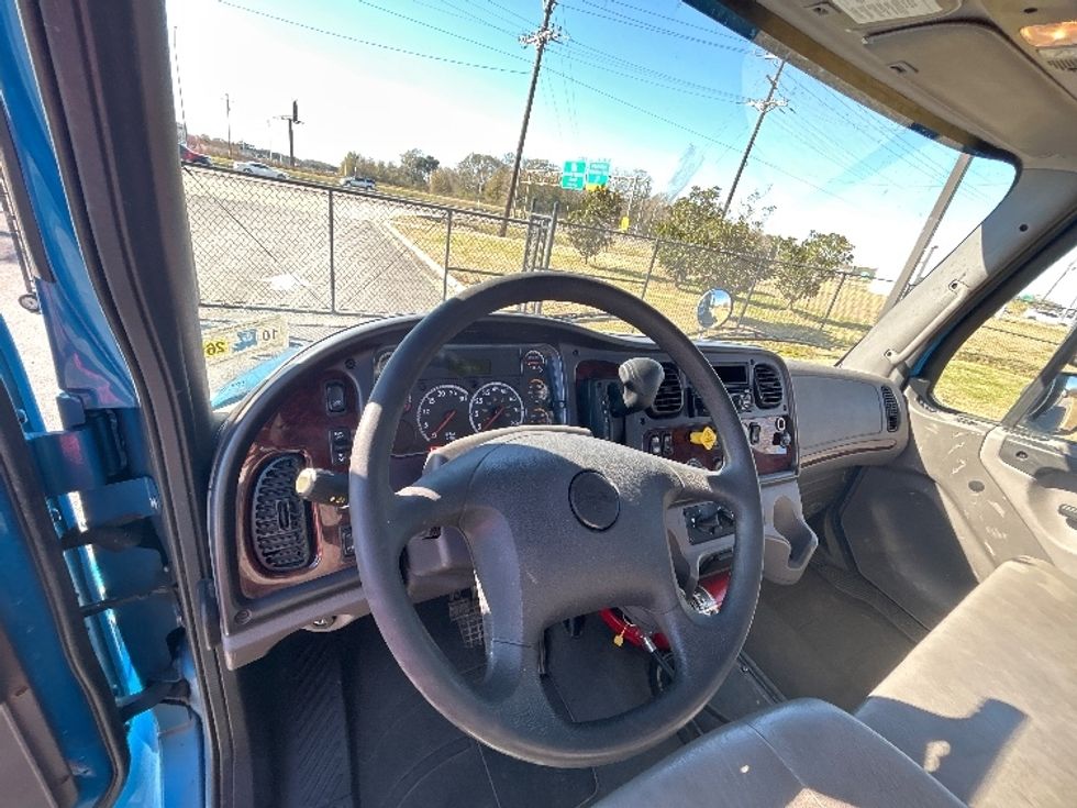 Flatbed Truck-Light and Medium Duty Trucks-Freightliner-2020-M2-Hammond-LA-205,778\n\t\tmiles-$ 44,000 - Image 12