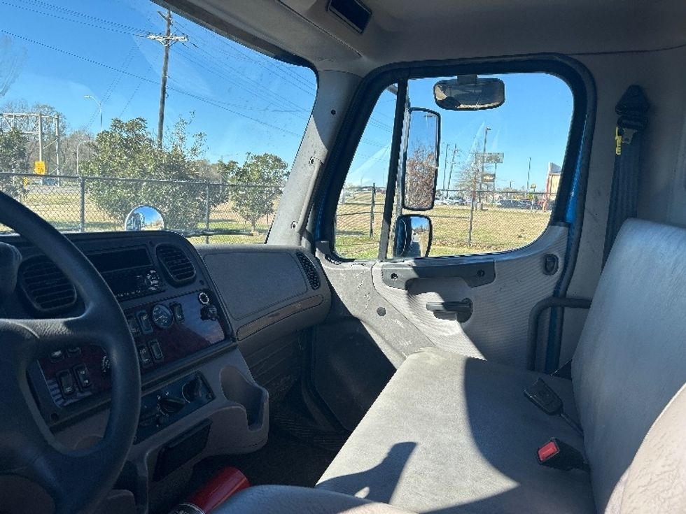 Flatbed Truck-Light and Medium Duty Trucks-Freightliner-2020-M2-Hammond-LA-205,778\n\t\tmiles-$ 44,000 - Image 14