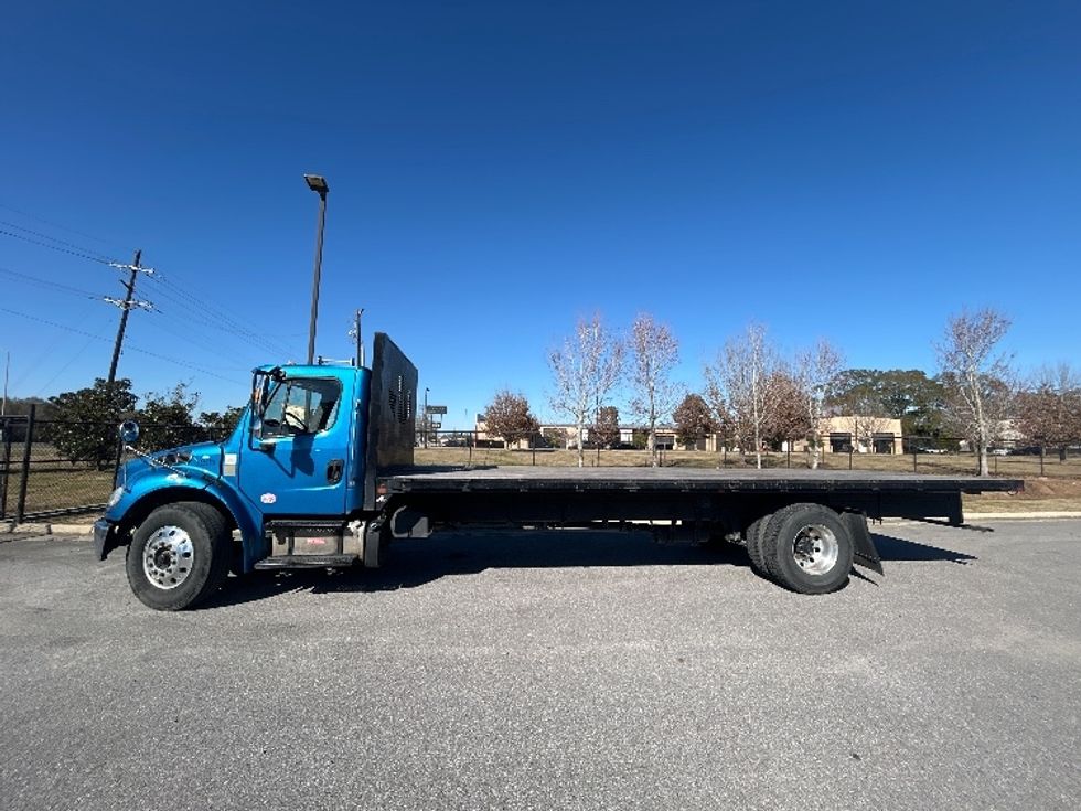 Flatbed Truck-Light and Medium Duty Trucks-Freightliner-2020-M2-Hammond-LA-205,778\n\t\tmiles-$ 44,000 - Image 4