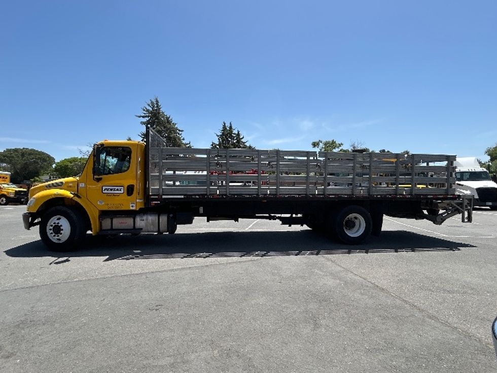 Flatbed Truck-Light and Medium Duty Trucks-Freightliner-2020-M2-Hayward-CA-72,855\n\t\tmiles-$ 65,250 - Image 4
