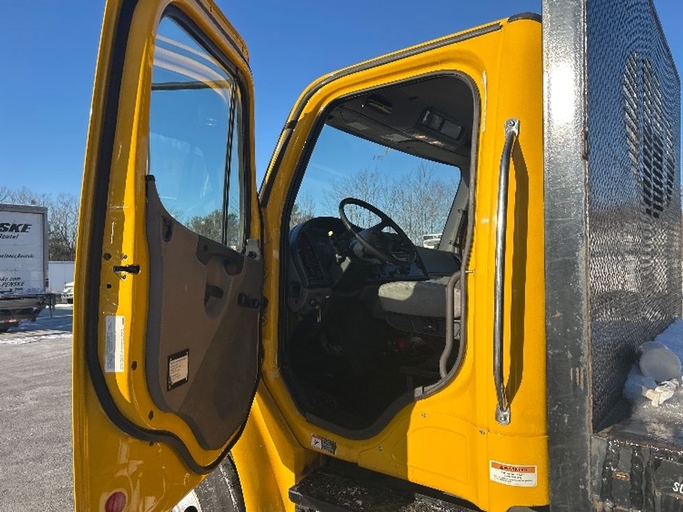 Flatbed Truck-Light and Medium Duty Trucks-Freightliner-2020-M2-Hazleton-PA-235,838\n\t\tmiles-$ 37,500 - Image 16