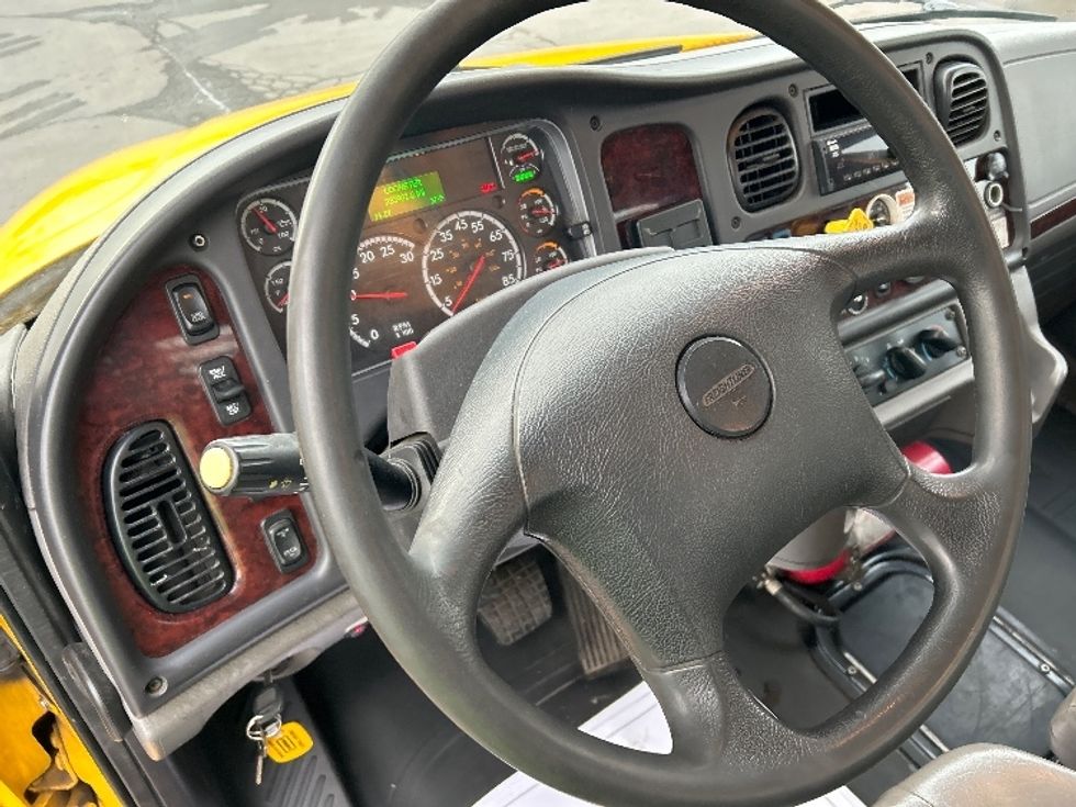 Flatbed Truck-Light and Medium Duty Trucks-Freightliner-2020-M2-Hazleton-PA-235,838\n\t\tmiles-$ 37,500 - Image 17