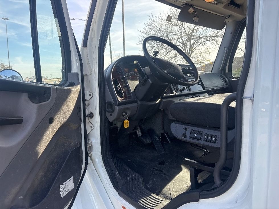 Flatbed Truck-Light and Medium Duty Trucks-Freightliner-2020-M2-Houston-TX-148,410\n\t\tmiles-$ 48,250 - Image 12