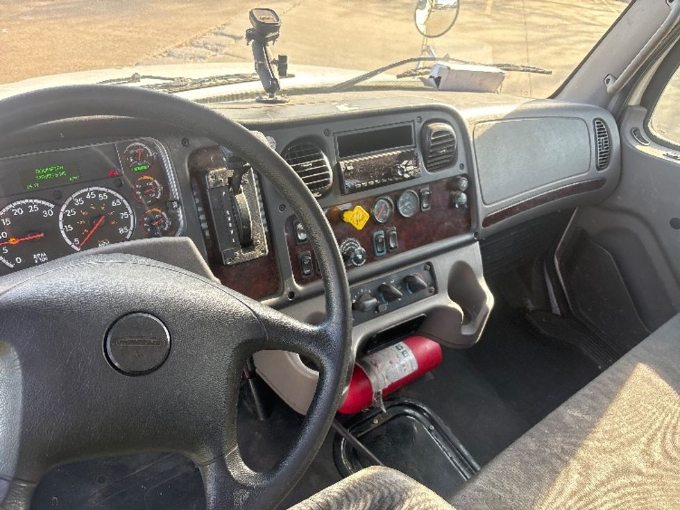 Flatbed Truck-Light and Medium Duty Trucks-Freightliner-2020-M2-Houston-TX-148,410\n\t\tmiles-$ 48,250 - Image 14